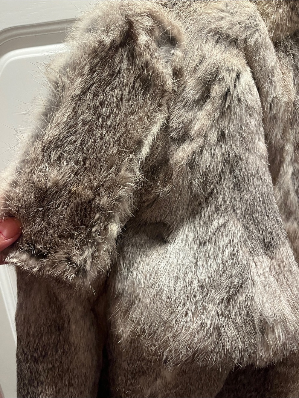 Cropped Gray Rabbit Fur Coat - Picture 5 of 10
